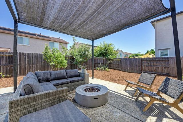 9715 Collie Way, Elk Grove, CA 95757
