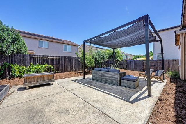 9715 Collie Way, Elk Grove, CA 95757