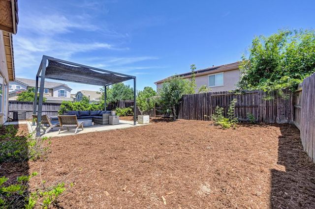 9715 Collie Way, Elk Grove, CA 95757