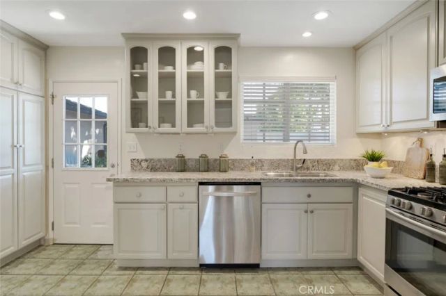 13903 Hesby Street, Sherman Oaks, CA 91423