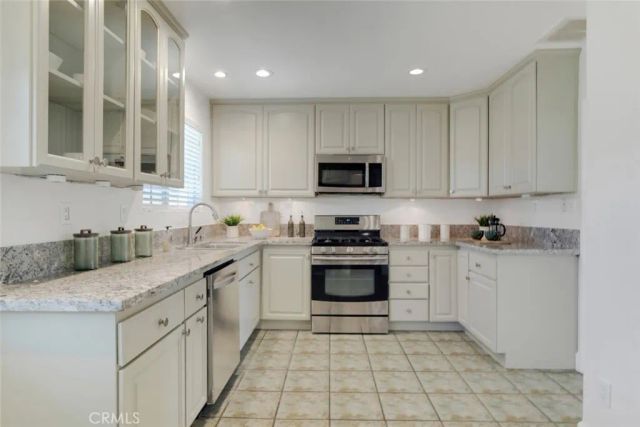 13903 Hesby Street, Sherman Oaks, CA 91423