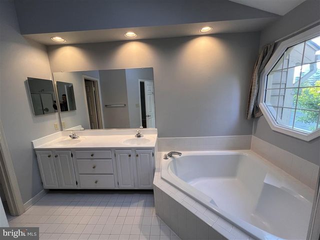 8164 BOSS ST, Vienna, VA 22182