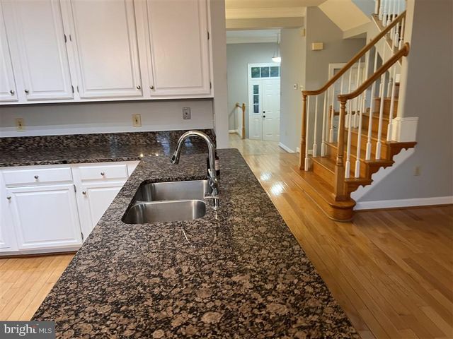8164 BOSS ST, Vienna, VA 22182
