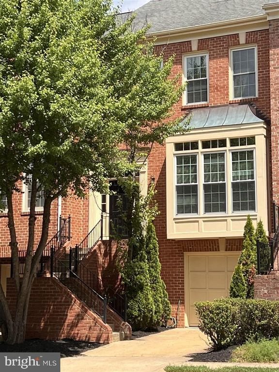 8164 BOSS ST, Vienna, VA 22182