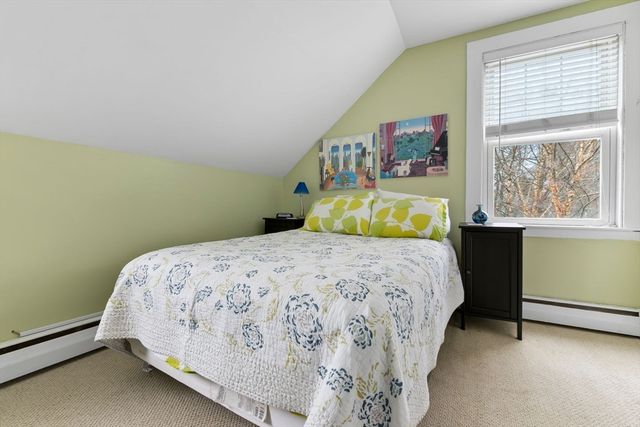 32 Broadway Ave, Ipswich, MA 01938