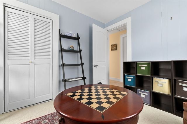 32 Broadway Ave, Ipswich, MA 01938