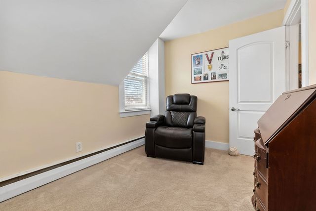 32 Broadway Ave, Ipswich, MA 01938