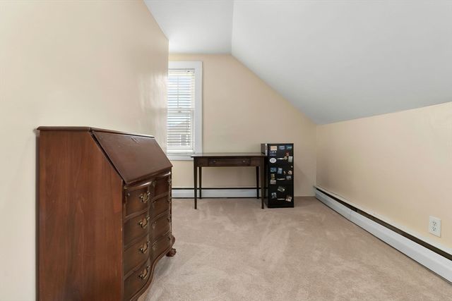 32 Broadway Ave, Ipswich, MA 01938