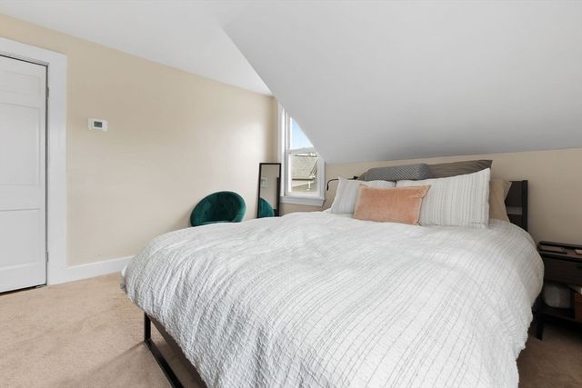 32 Broadway Ave, Ipswich, MA 01938