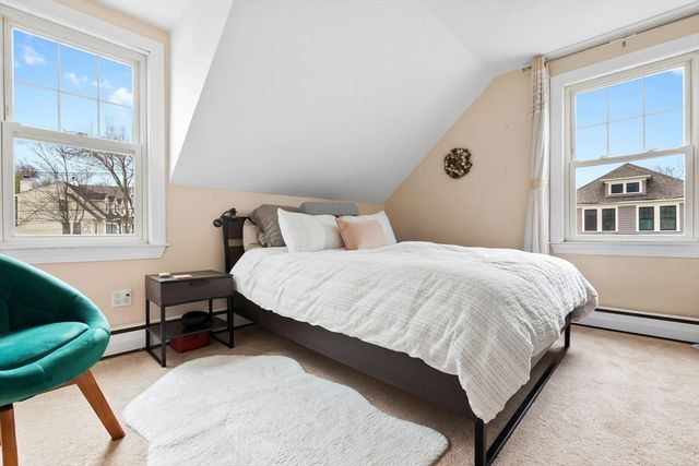 32 Broadway Ave, Ipswich, MA 01938