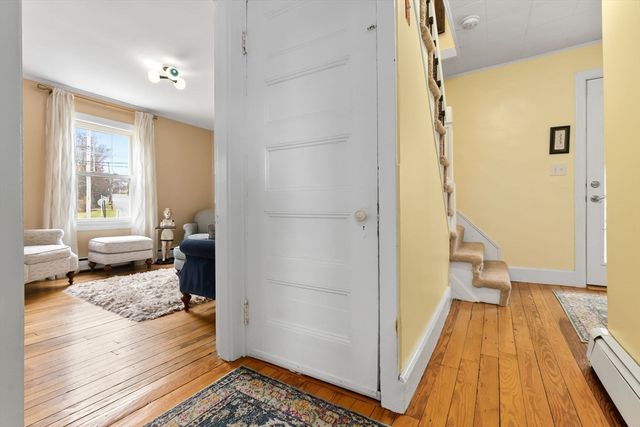 32 Broadway Ave, Ipswich, MA 01938