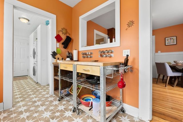 32 Broadway Ave, Ipswich, MA 01938