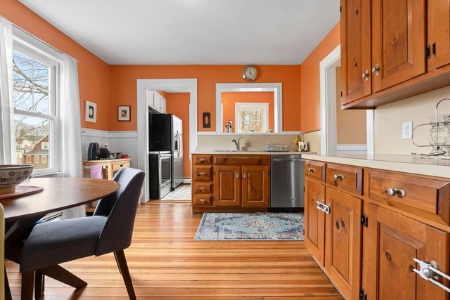 32 Broadway Ave, Ipswich, MA 01938