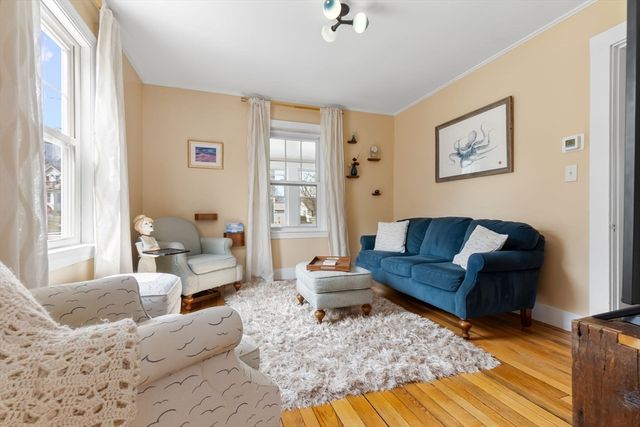 32 Broadway Ave, Ipswich, MA 01938