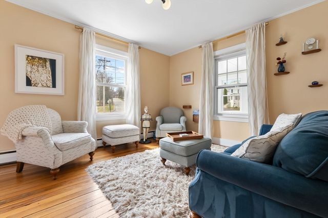 32 Broadway Ave, Ipswich, MA 01938