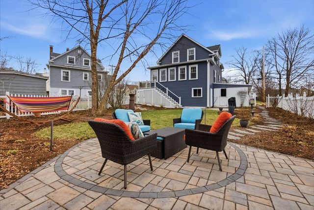 32 Broadway Ave, Ipswich, MA 01938