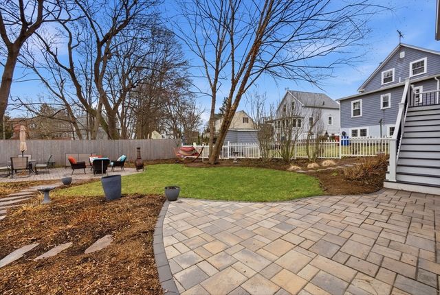 32 Broadway Ave, Ipswich, MA 01938