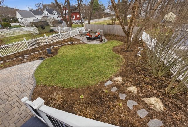 32 Broadway Ave, Ipswich, MA 01938