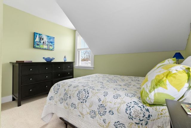 32 Broadway Ave, Ipswich, MA 01938