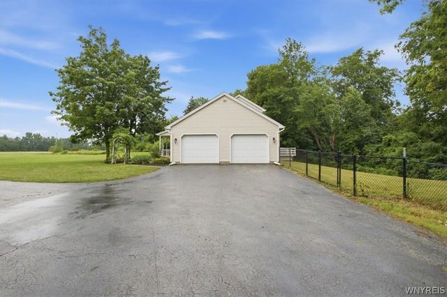 3275 Wilson Youngstown Road, Wilson, NY 14172