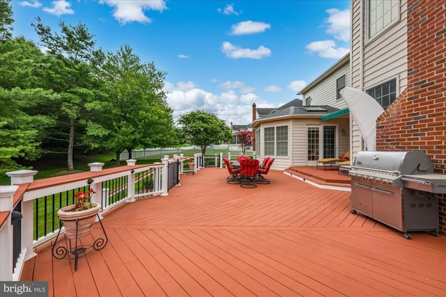 43126 MEADOW GROVE DR, Ashburn, VA 20147