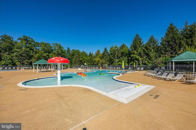 43126 MEADOW GROVE DR, Ashburn, VA 20147