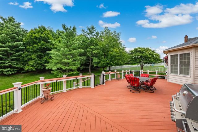 43126 MEADOW GROVE DR, Ashburn, VA 20147