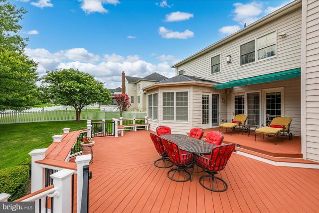 43126 MEADOW GROVE DR, Ashburn, VA 20147