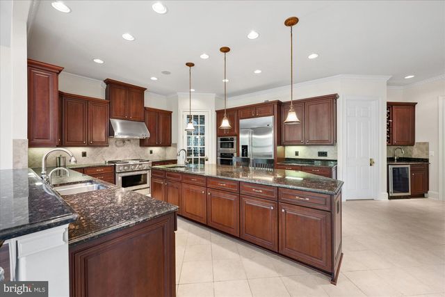 43126 MEADOW GROVE DR, Ashburn, VA 20147