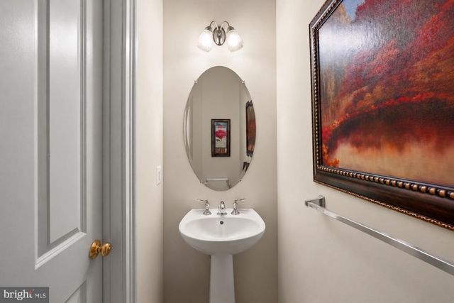 43126 MEADOW GROVE DR, Ashburn, VA 20147