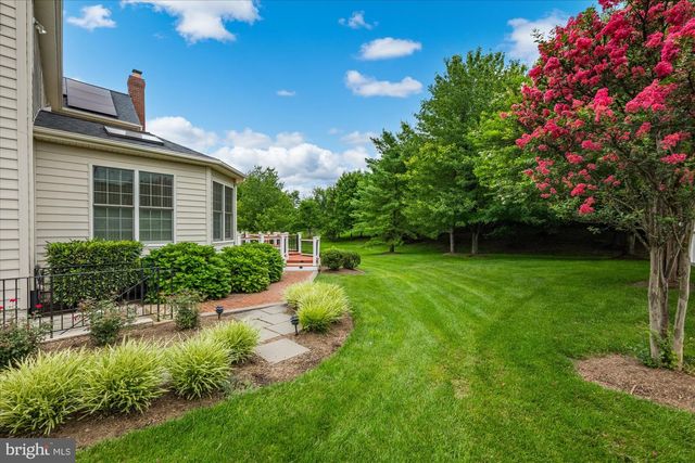 43126 MEADOW GROVE DR, Ashburn, VA 20147
