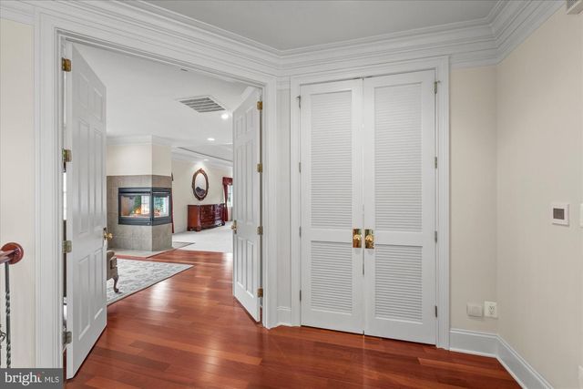 43126 MEADOW GROVE DR, Ashburn, VA 20147