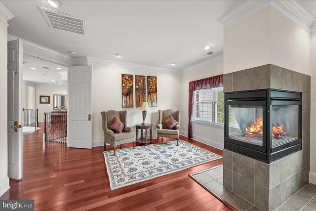 43126 MEADOW GROVE DR, Ashburn, VA 20147