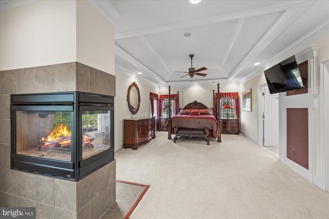 43126 MEADOW GROVE DR, Ashburn, VA 20147