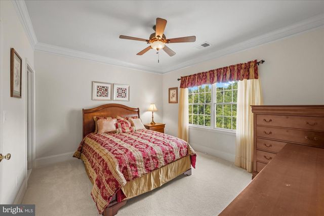43126 MEADOW GROVE DR, Ashburn, VA 20147