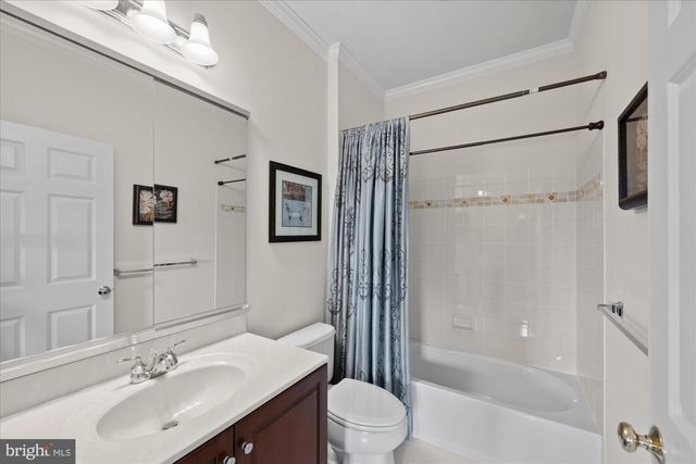 43126 MEADOW GROVE DR, Ashburn, VA 20147