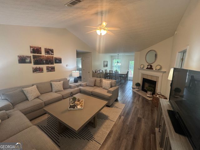 105 Delray Circle, Griffin, GA 30224