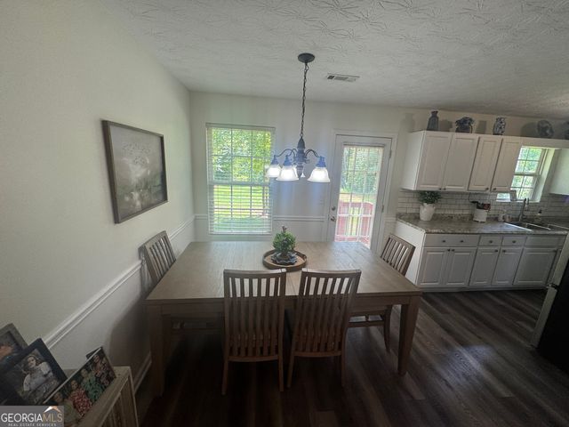 105 Delray Circle, Griffin, GA 30224