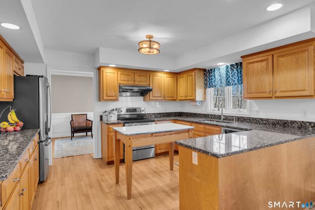 322 Willow Road, Guilford, CT 06437