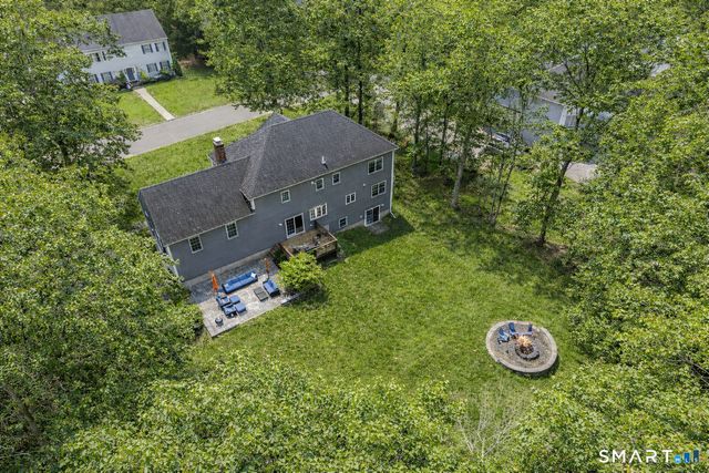 322 Willow Road, Guilford, CT 06437
