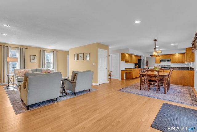 322 Willow Road, Guilford, CT 06437