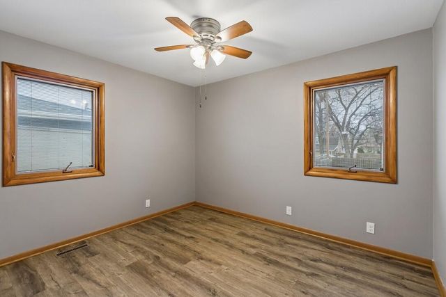 2554 AVENUE L, Council Bluffs, IA 51501