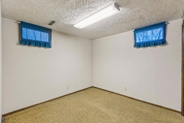 2554 AVENUE L, Council Bluffs, IA 51501