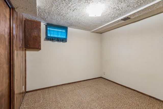 2554 AVENUE L, Council Bluffs, IA 51501