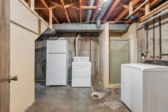 2554 AVENUE L, Council Bluffs, IA 51501