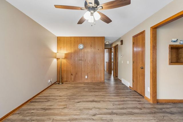 2554 AVENUE L, Council Bluffs, IA 51501