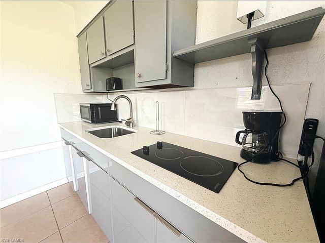 14621 McGregor BLVD 1, Fort Myers, FL 33908