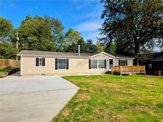 9 SE 190th Road, Warrensburg, MO 64093