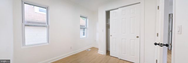 25 S HOLLY AVE, Maple Shade, NJ 08052