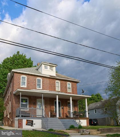 25 S HOLLY AVE, Maple Shade, NJ 08052